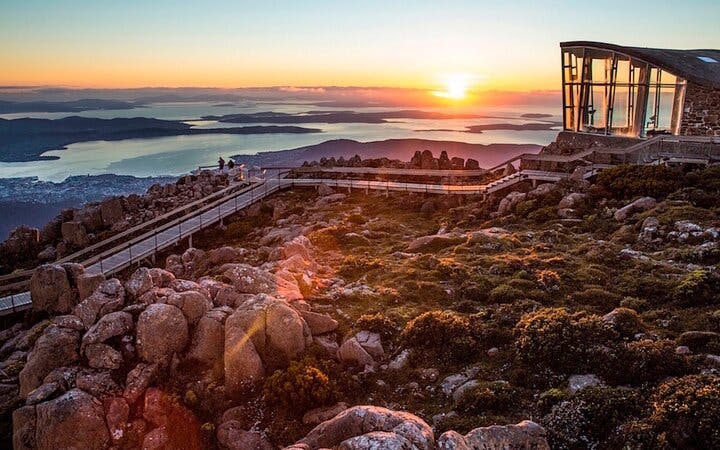6 day island icons day tour bundle - cradle mountain, winegl-1