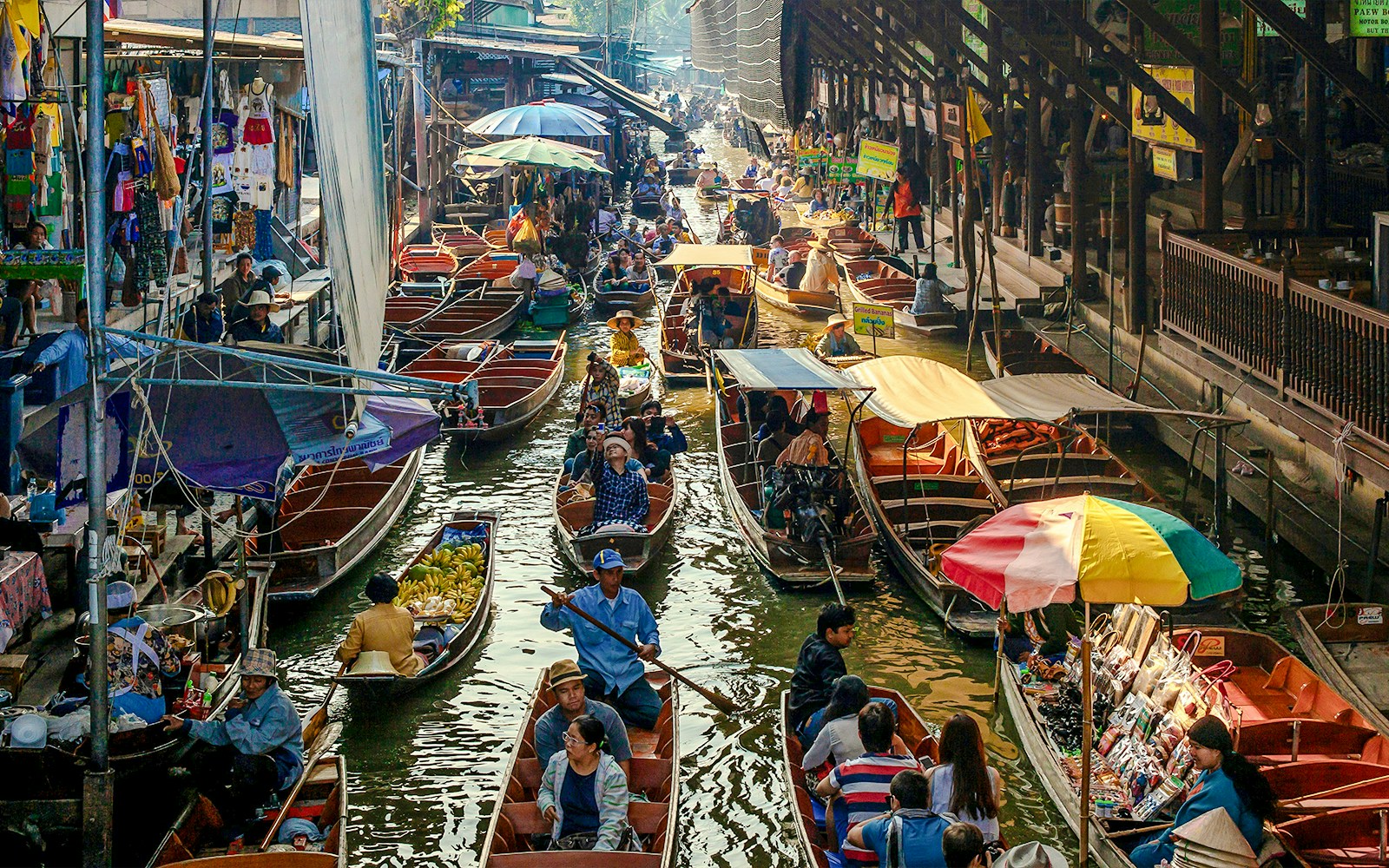 A busy Damnoen Saduak Floating Market, Bangkok, Thailand