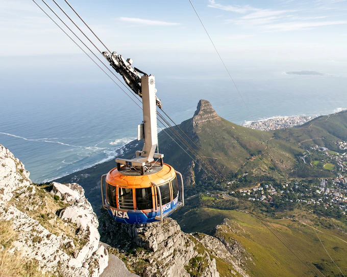 Cape Town: Private Full Day Tour of Table Mountain and Robben Island with Hotel Transfers and Entry Tickets
