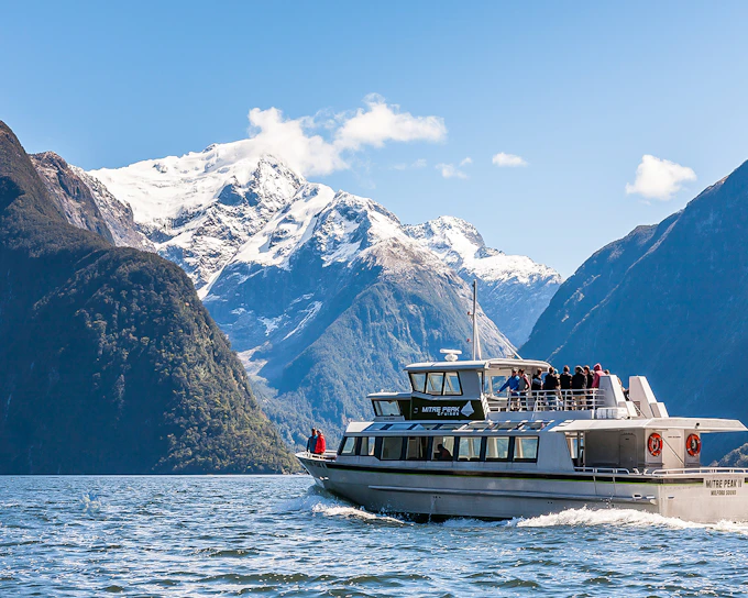 From Queenstown: Milford Sound Premium Small Group Tour with Cruise & Lunch