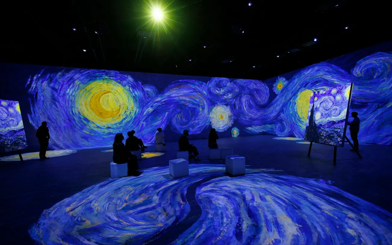 Van Gogh immersive exhibition with Starry Night projections in Zurich.