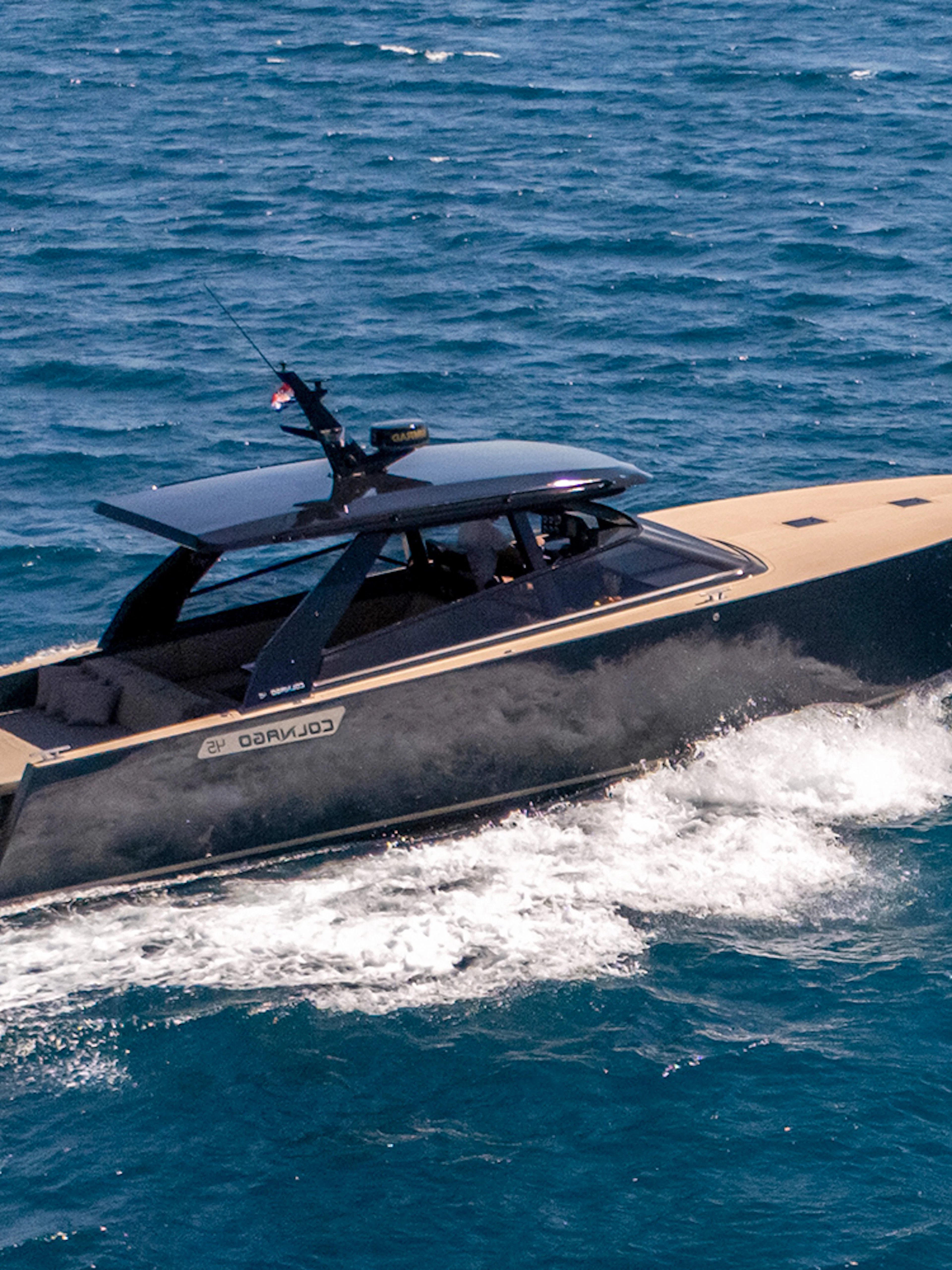 Speedboat cruising during Blue Lagoon, Golden Horn & Hvar tour.