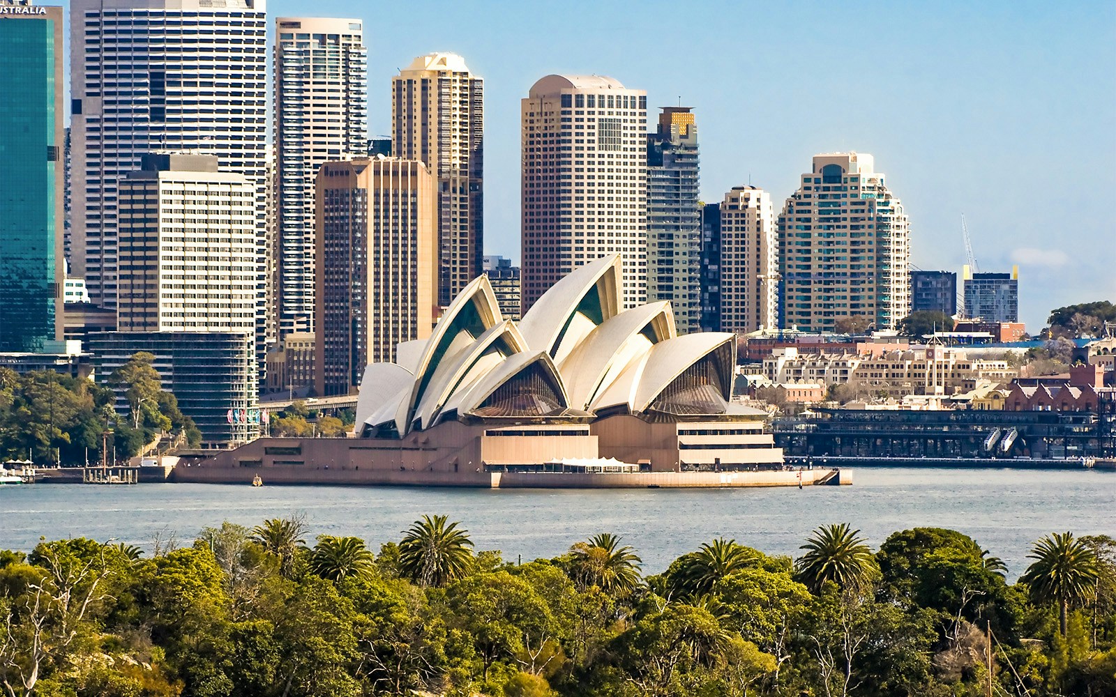 Sydney Opera House, in the day