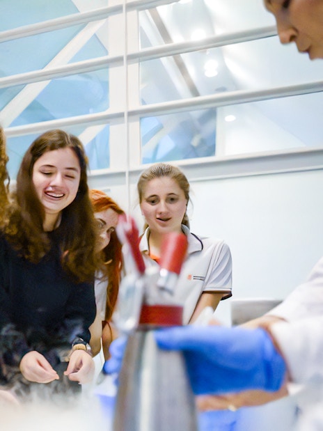 Visitors engaging in a science experiment at Príncep Felipe Science Museum.