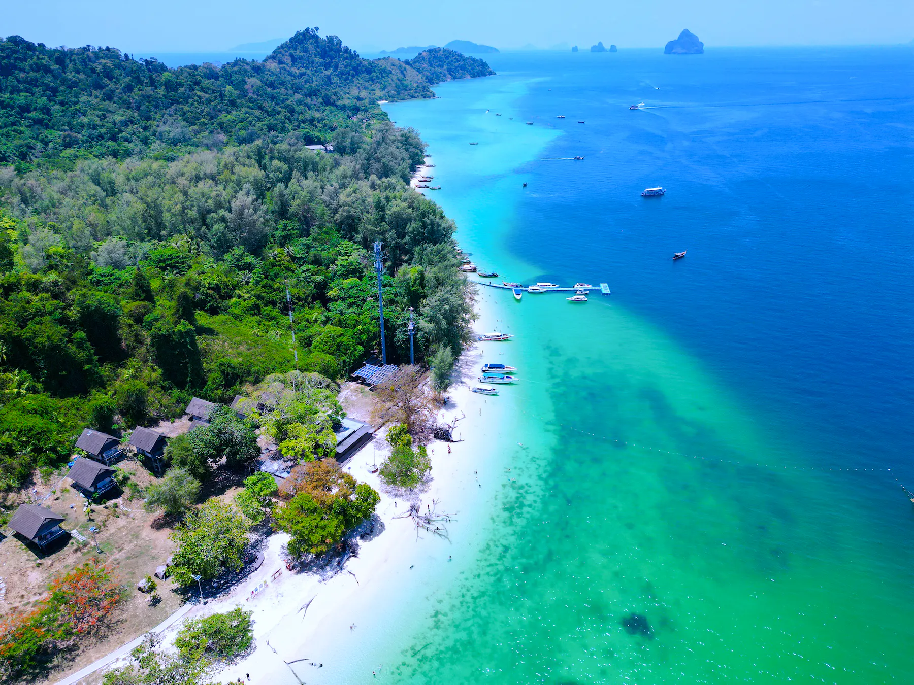 From Koh Lanta: 4 Islands Longtail Boat Tour with Emerald Cave