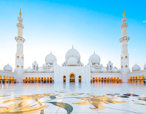 Interior courtyard of the Sheikh Zayed Grand Mosque, Abu Dhabi