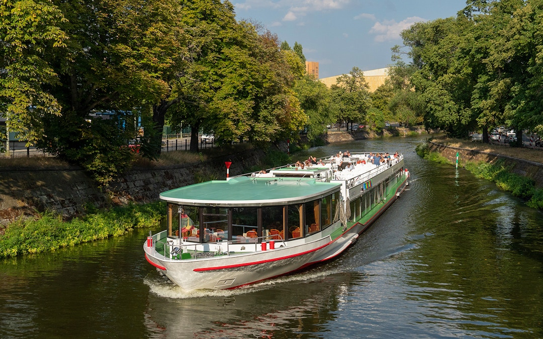 River Spree Boat Tour - Spree banks cruise