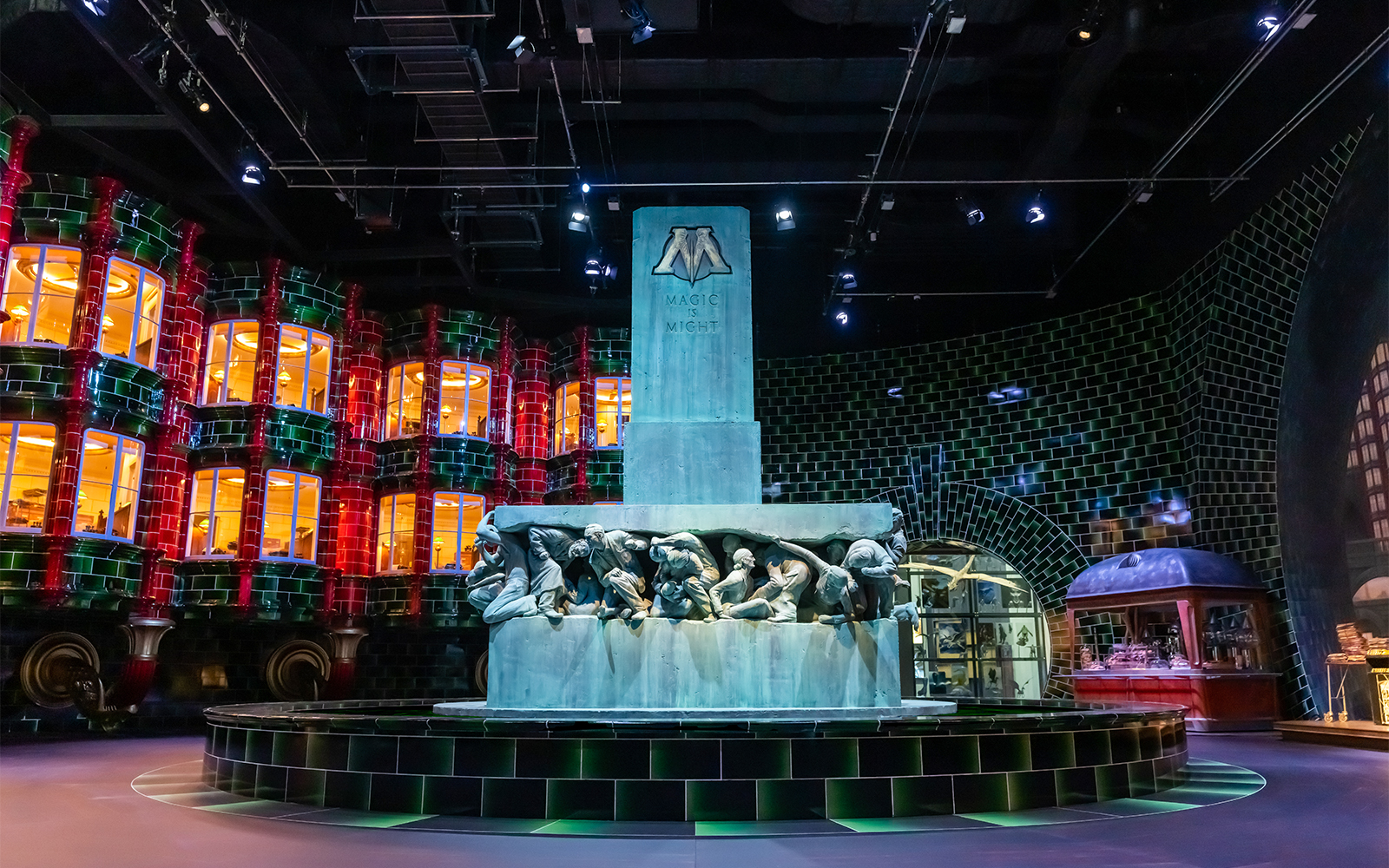 Ministry of Magic atrium statue at Warner Bros. Studio Tour Tokyo.