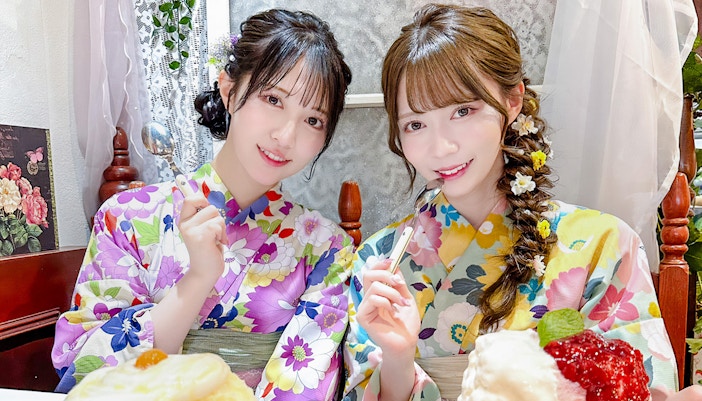 Tourists in Yukata enjoying desserts