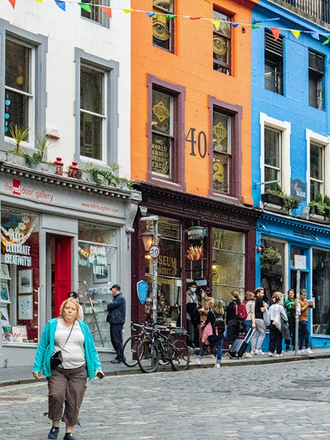 Colorful buildings on Victoria Street, Edinburgh, part of the 2-Hour Harry Potter Magical Guided Walking Tour.