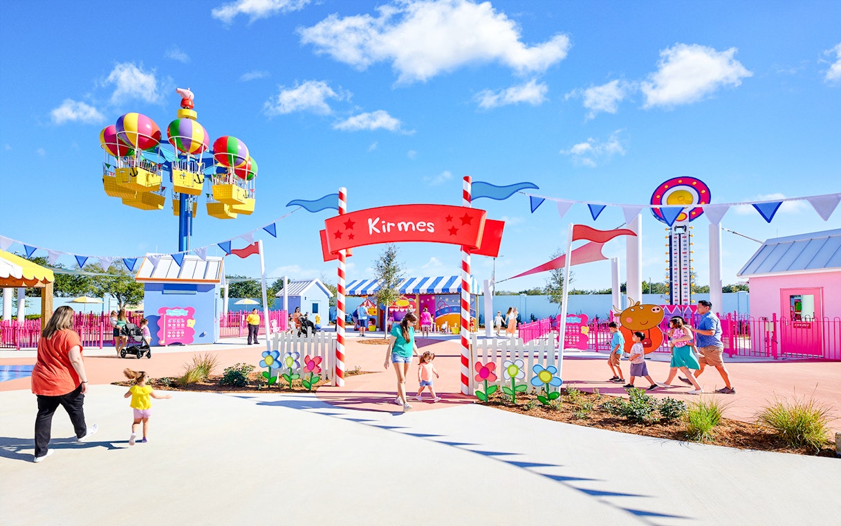 Guests enjoying attractions at Peppa Pig Park in Günzburg.