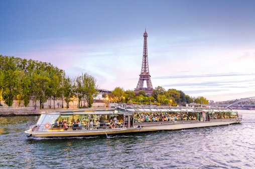 Bateaux Parisiens Seine River Dinner Cruise with French Premium Menu
