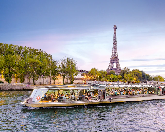 Bateaux Parisiens Seine River Dinner Cruise with French Premium Menu