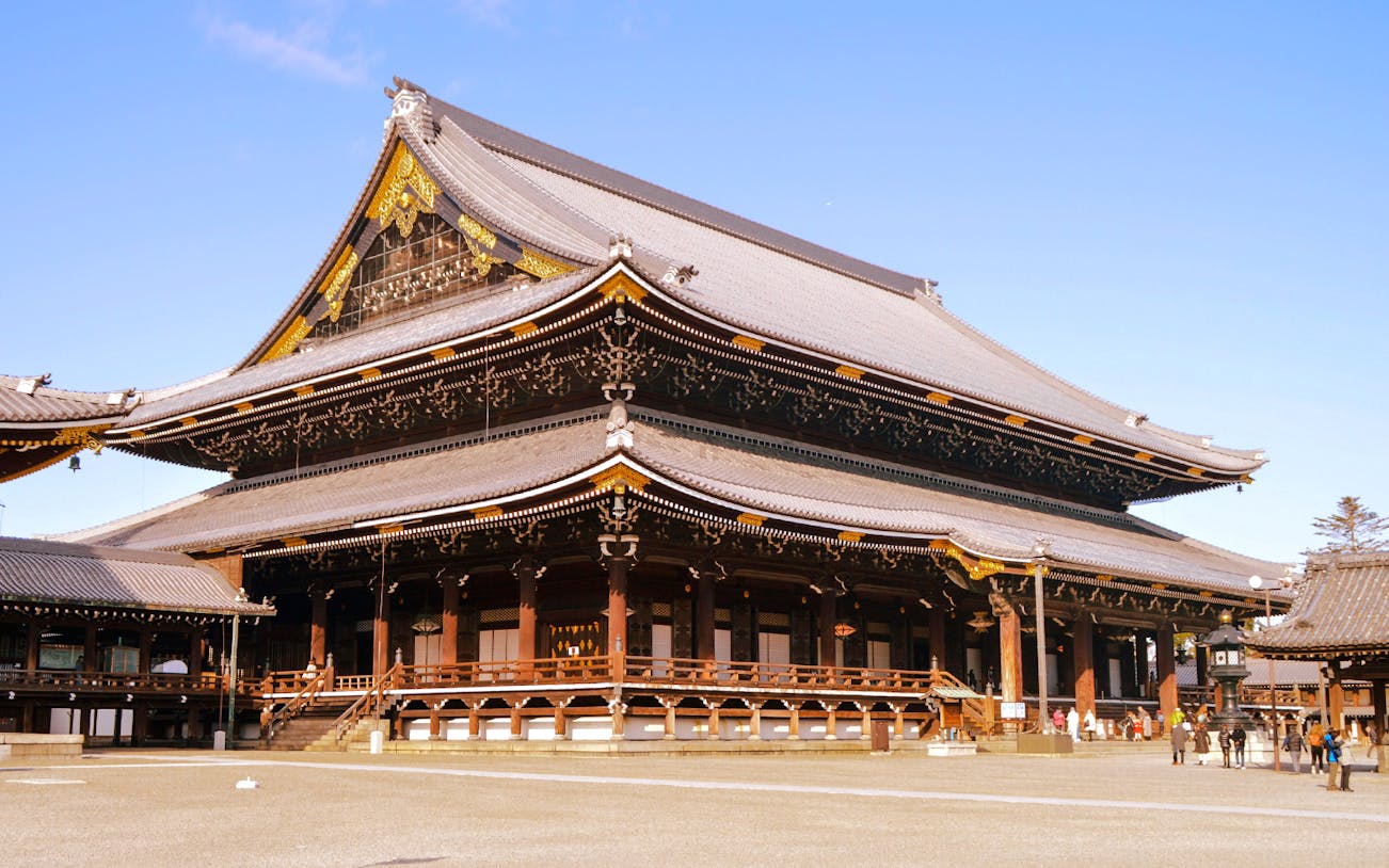 Higashi Hongan-ji temple with traditional architecture in Kyoto, Japan.