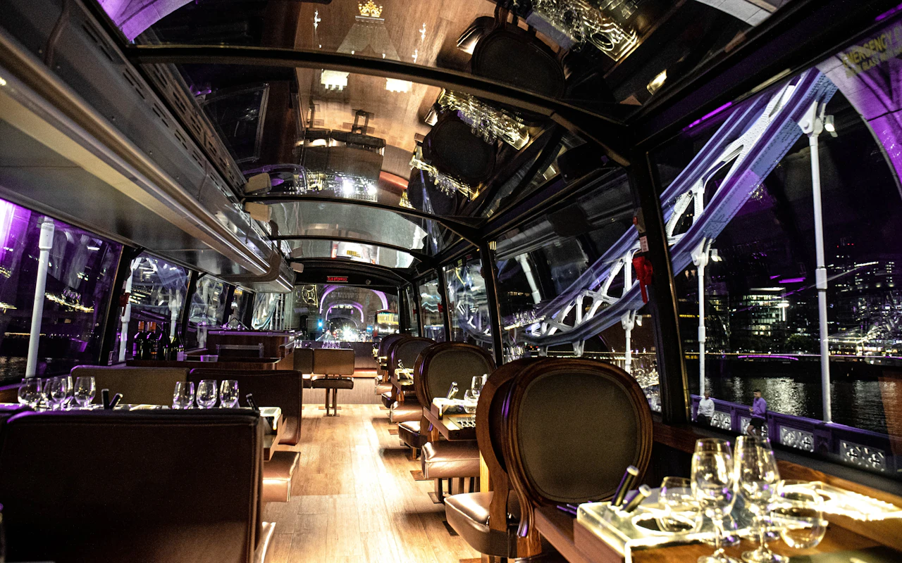 Gastronomisch zesgangendiner in een luxe touringcar van Bustronome — 7