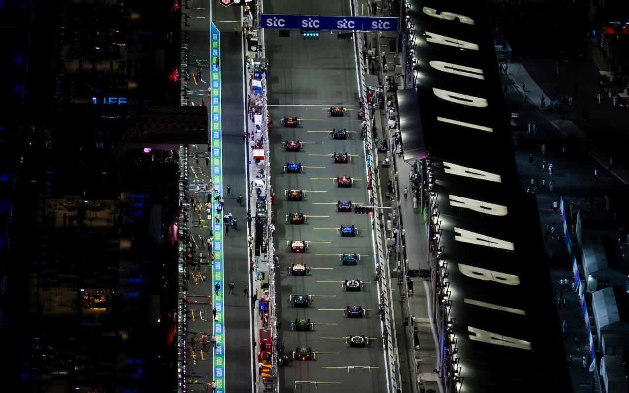 Aerial view of Formula 1 cars on the starting grid at Jeddah Grand Prix 2026, Saudi Arabia.