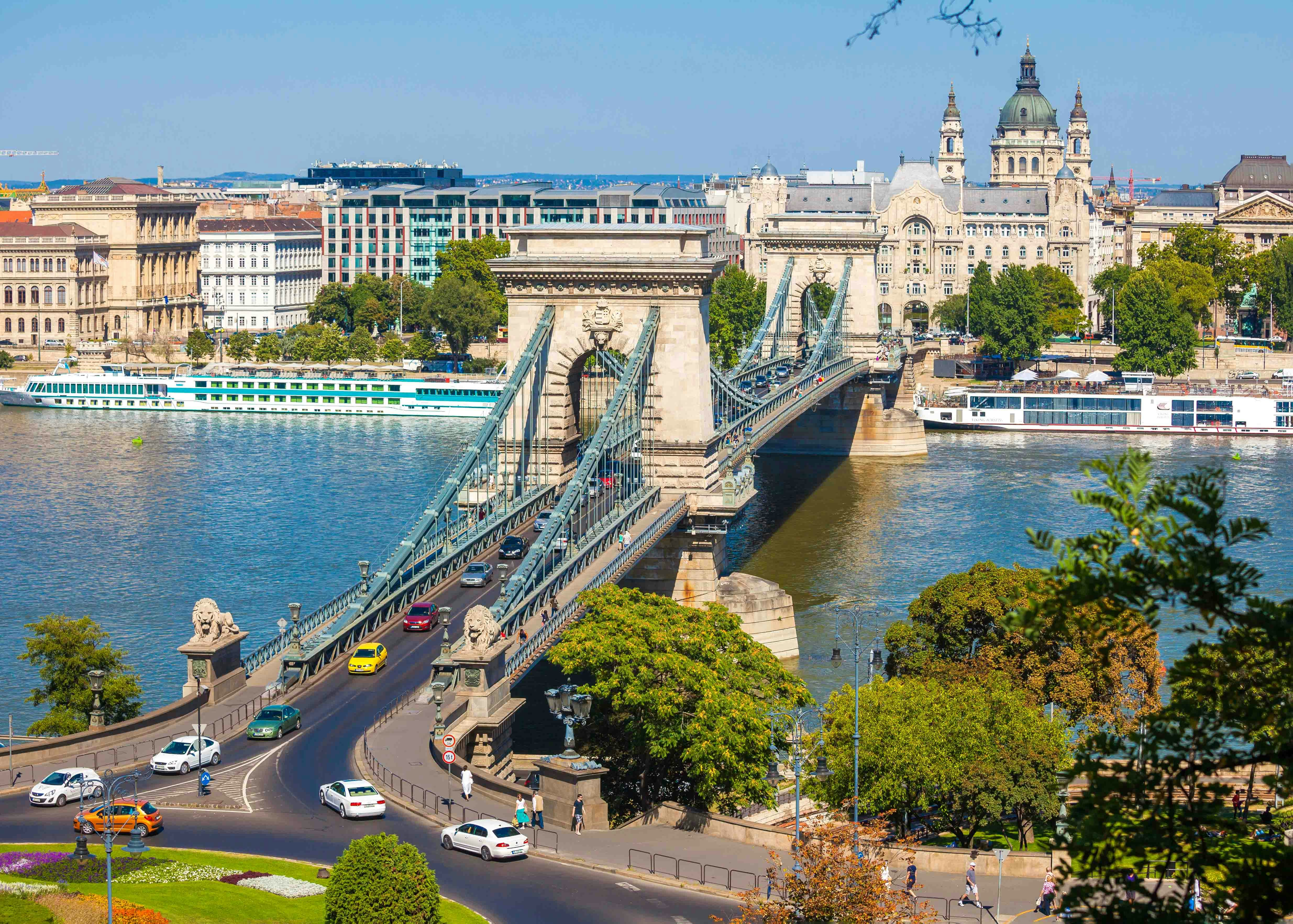 Szechenyi Chain Bridge