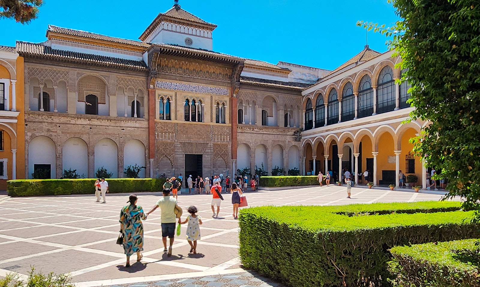 Madrid Royal palace Advantages