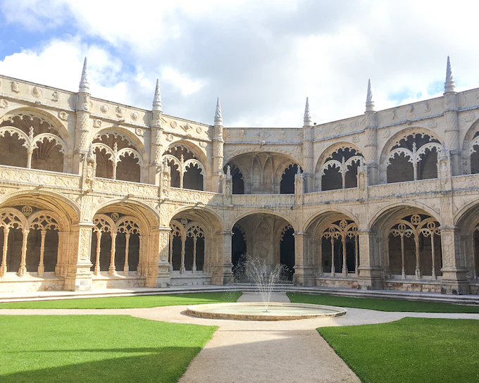 Jerónimos Monastery Skip-the-Line Guided Tour