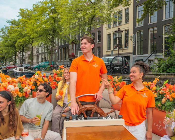Amsterdam: 1-Hour Adult-Only Luxury Electric Boat Canal Cruise with Optional Unlimited Drinks