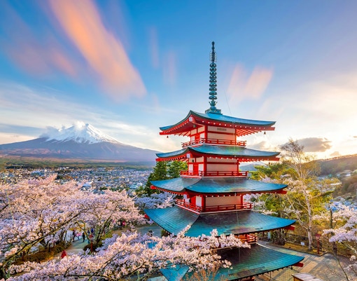 Chureito pagoda with Mt Fuji in the background