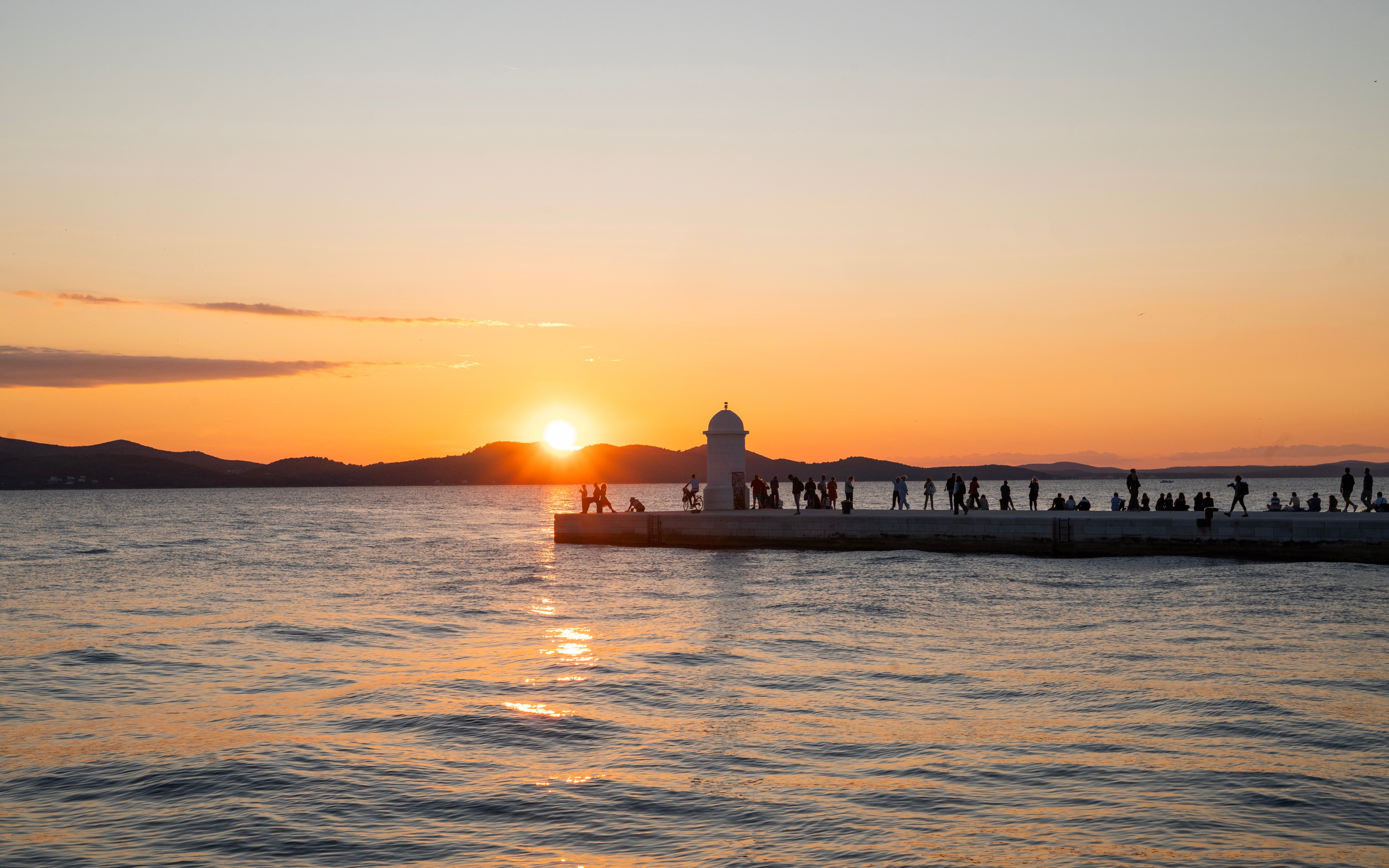 Sightseeingkrydstogtsskib langs Zadar
