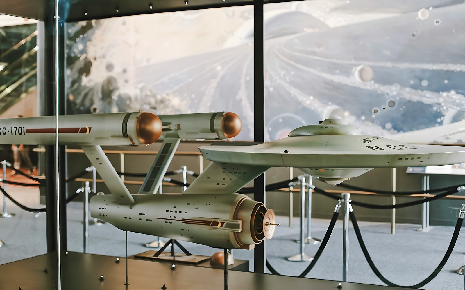 Model of a spacecraft on display at Smithsonian's National Air and Space Museum.