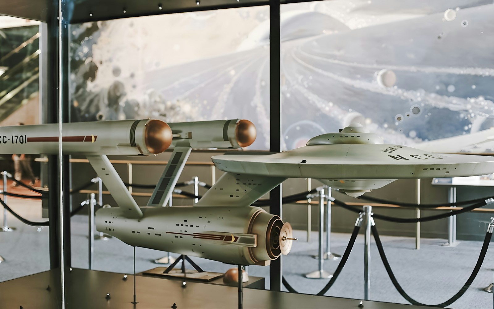 Model of a spacecraft on display at Smithsonian's National Air and Space Museum.