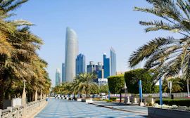 Corniche-ul din Abu Dhabi, în largul plajei Corniche