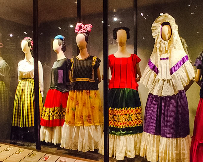 Small-Group Guided Tour of Frida Kahlo Museum with Anahuacalli Access