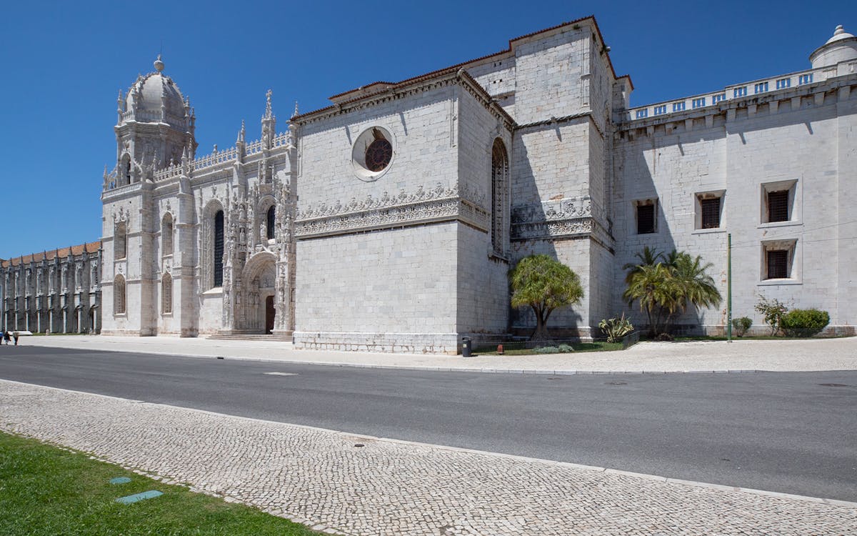 skip-the-line guided tour of jerónimos monastery-10 skip-the-line guided tour of jerónimos monastery-10