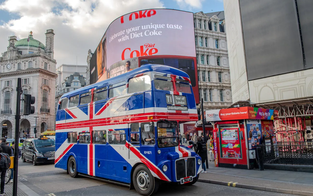 Central London: Afternoon Tea Bus Tour