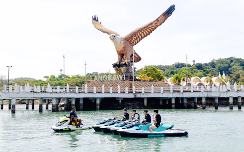 visite guidée en jet-ski à langkawi vers les mangroves de pulau tuba, avec vidéo prise par drone et navettes de/vers l'hôtel-1