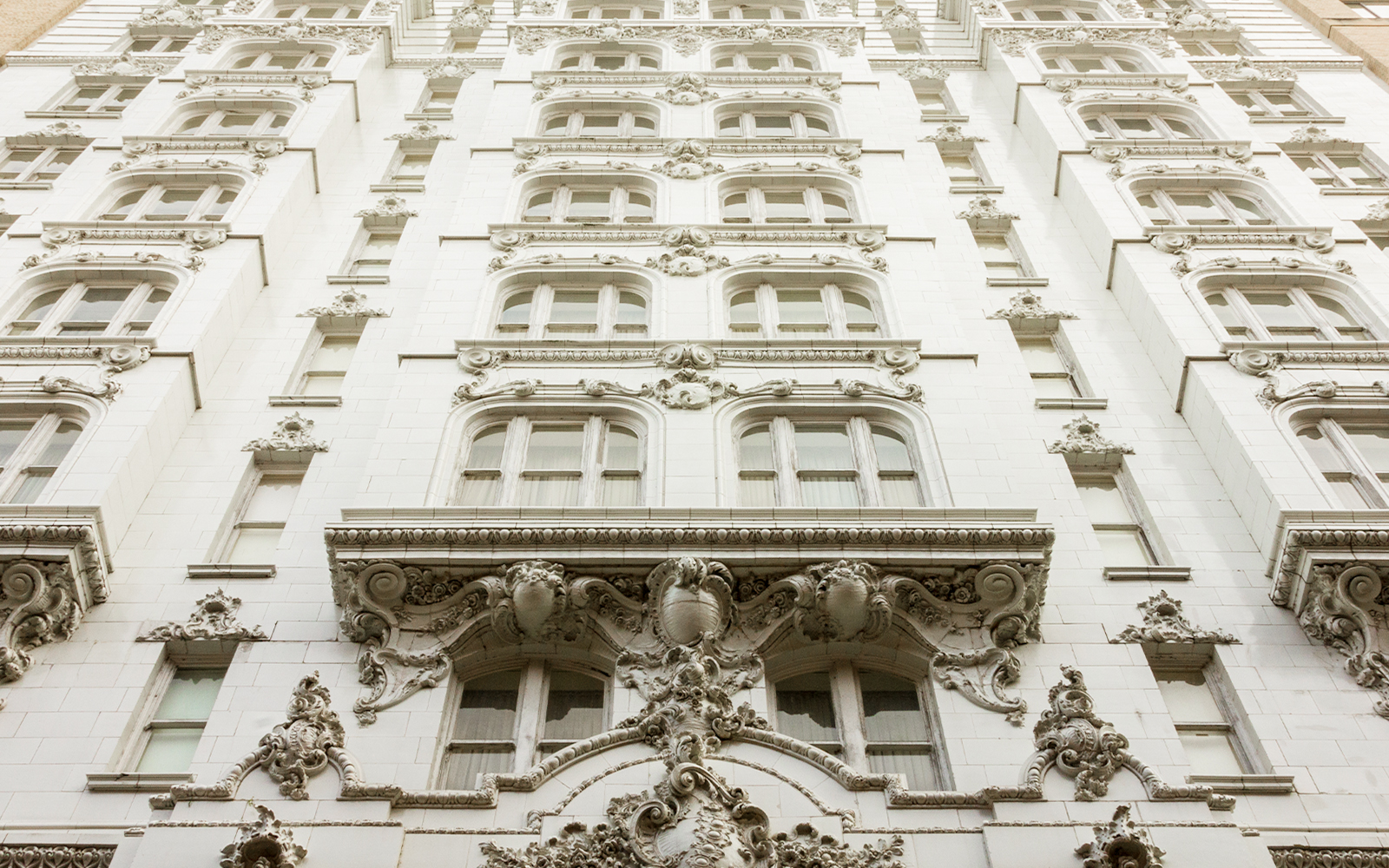 Hotel Monteleone's ornate exterior facade in New Orleans.