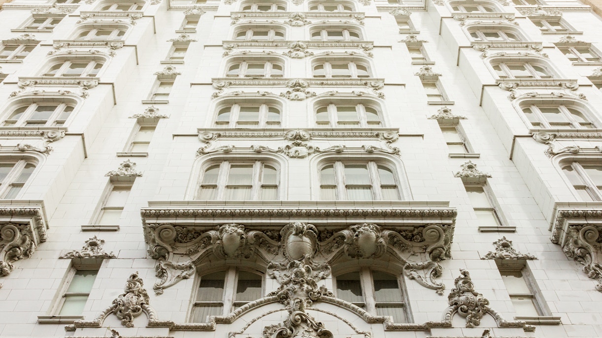 Hotel Monteleone's ornate exterior facade in New Orleans.