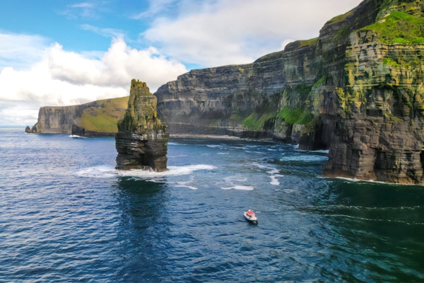 From Dublin: Birds of Prey, Aillwee Cave & Cliffs of Moher Day Tour