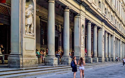 Loggiato degli Uffizi Entrance