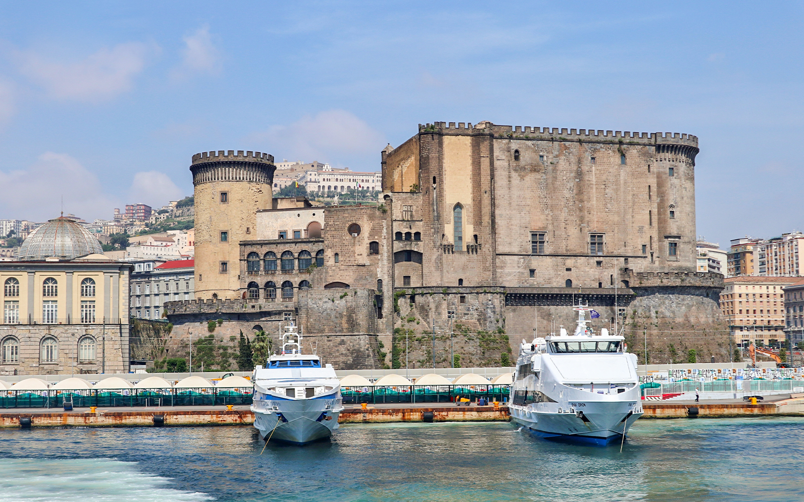 Molo Beverello, SNAV boarding point