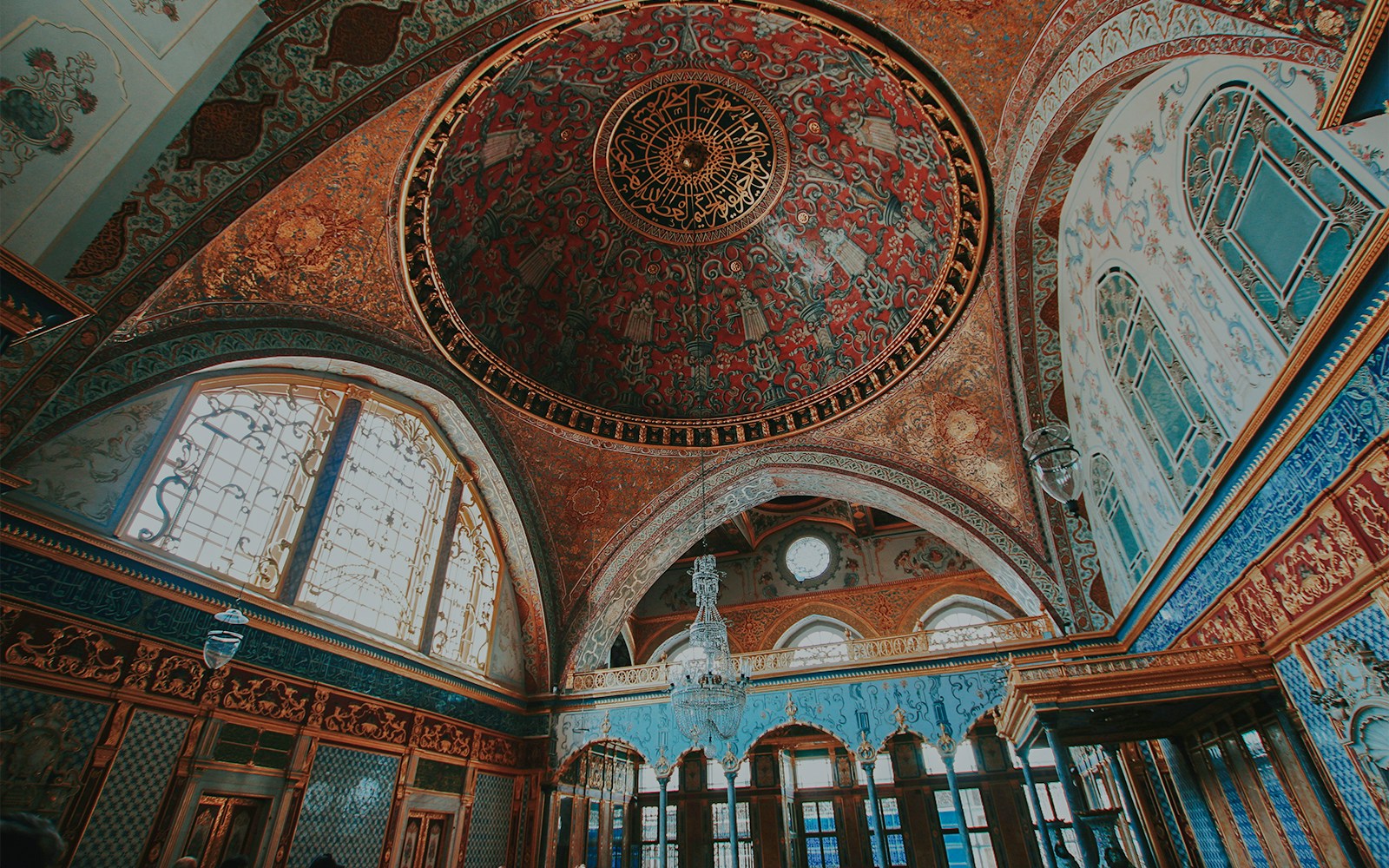 Topkapi Palace Emperors’ Privy Chambers interior with ornate ceiling and intricate designs.