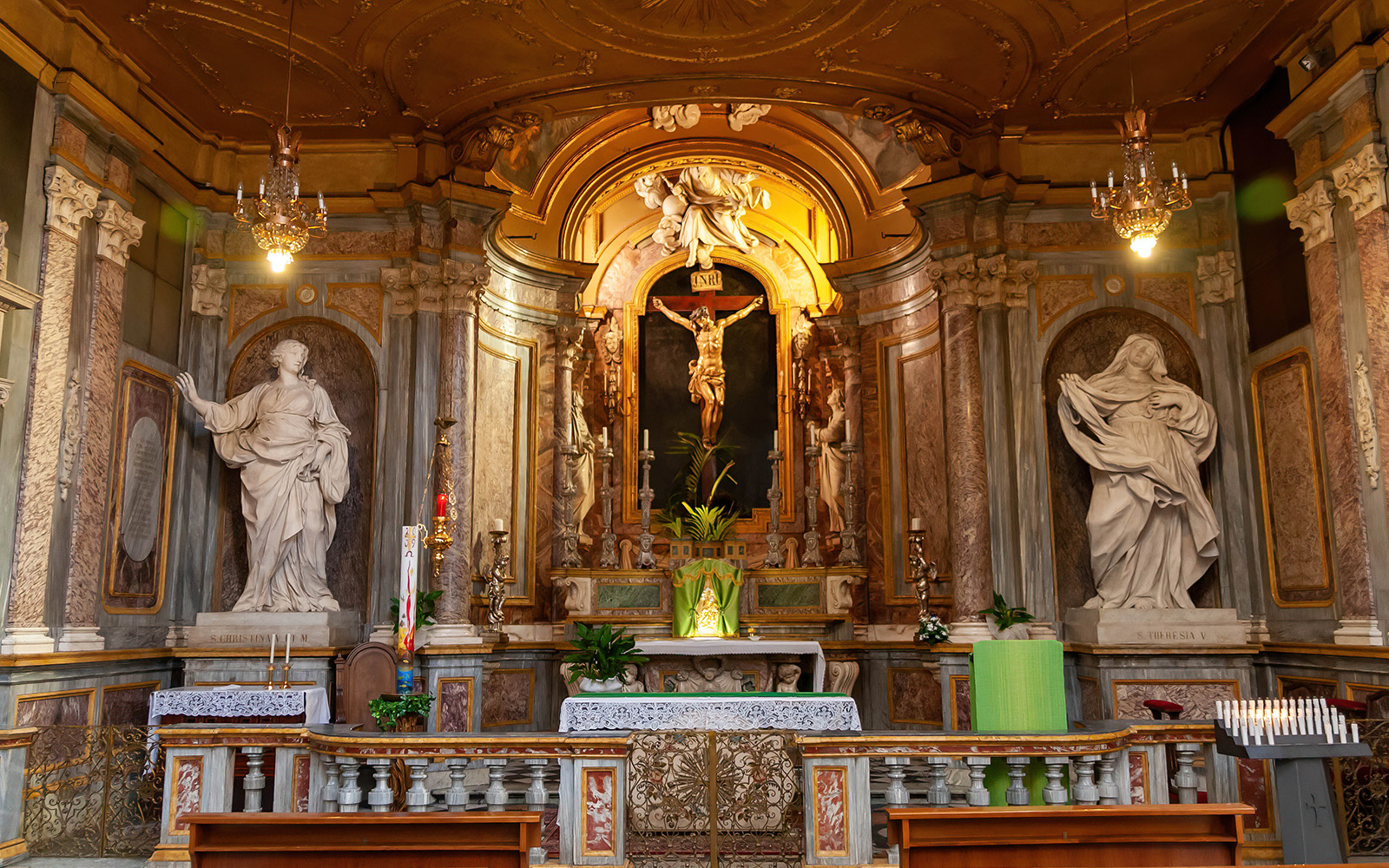 Shroud of Turin Interior
