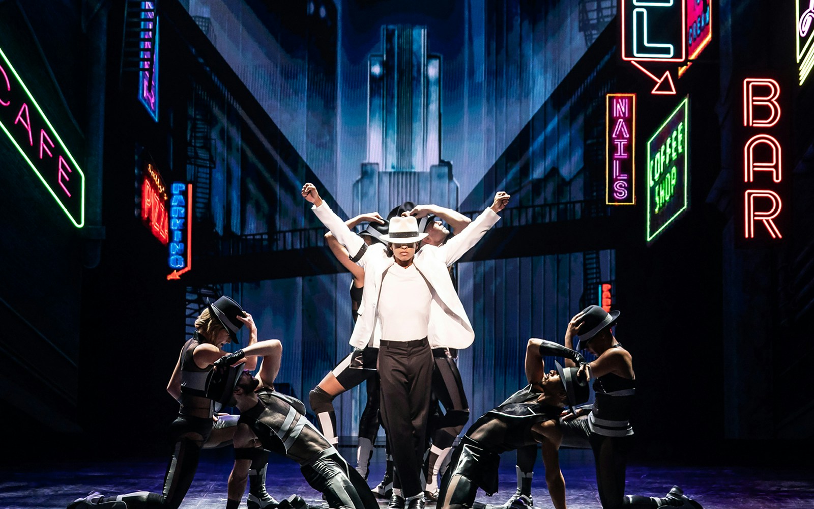 📌 A brilliant display