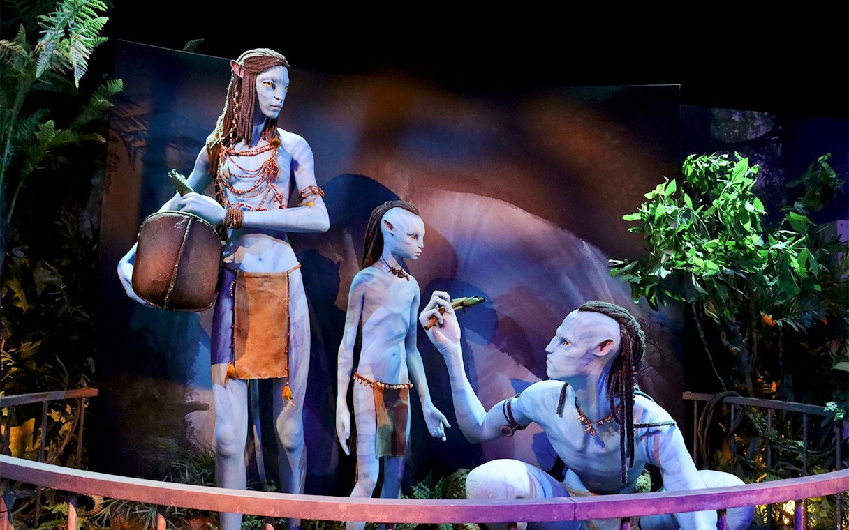 Na'vi figures in Pandora - The World of Avatar, Walt Disney World, Orlando.