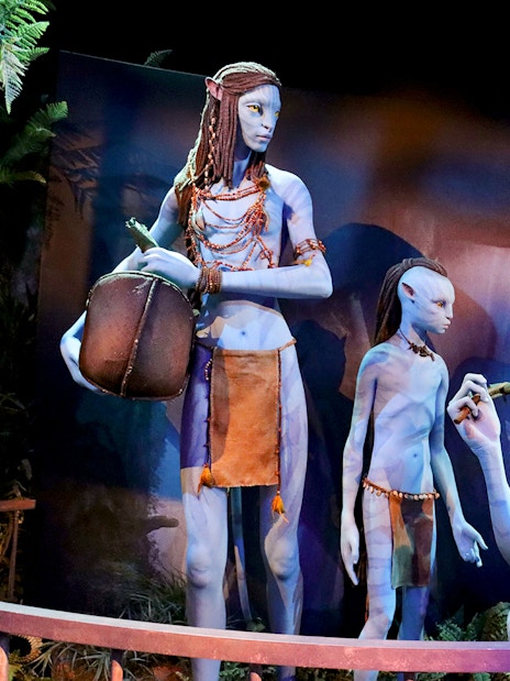 Na'vi figures in Pandora - The World of Avatar, Walt Disney World, Orlando.