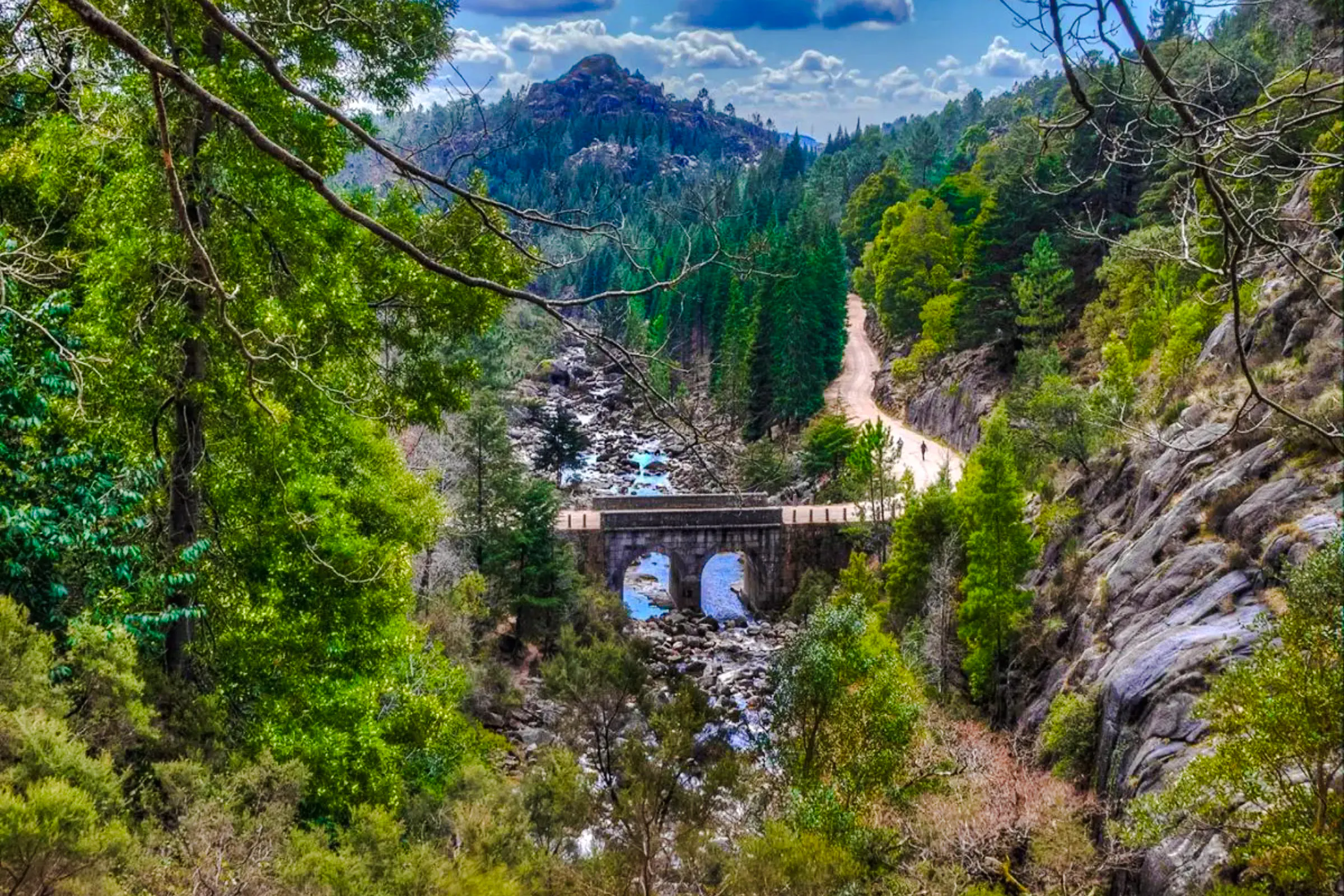 Porto: Peneda-Geres National Park Full-Day Hiking Tour with Lunch