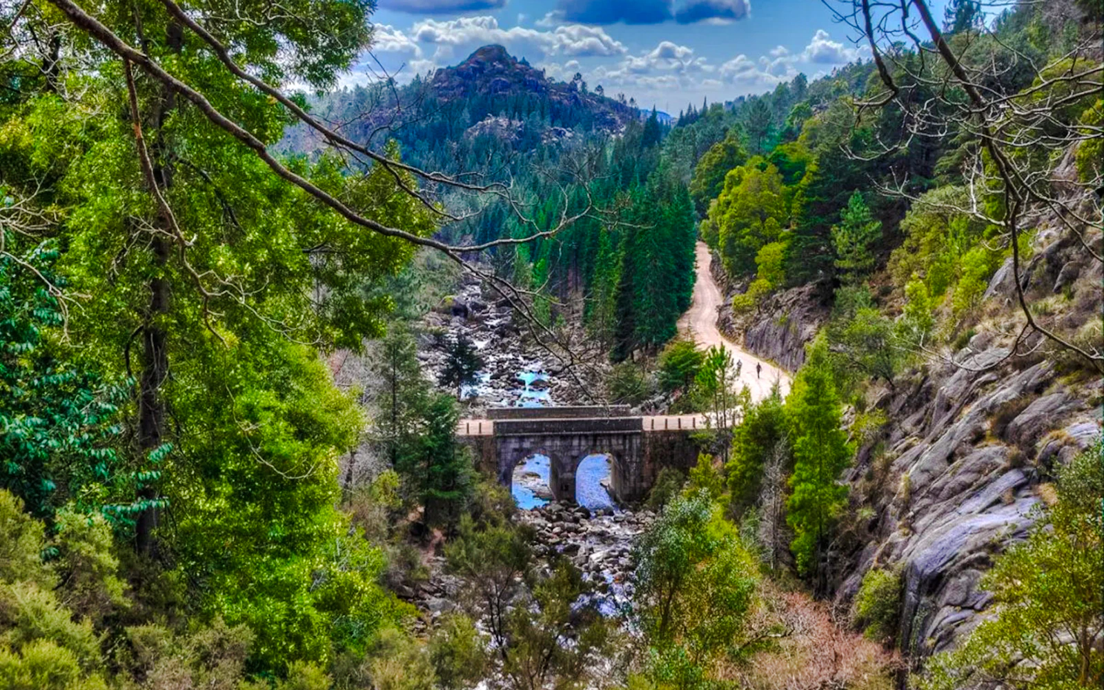 Porto: Peneda-Geres National Park Full-Day Hiking Tour with Lunch
