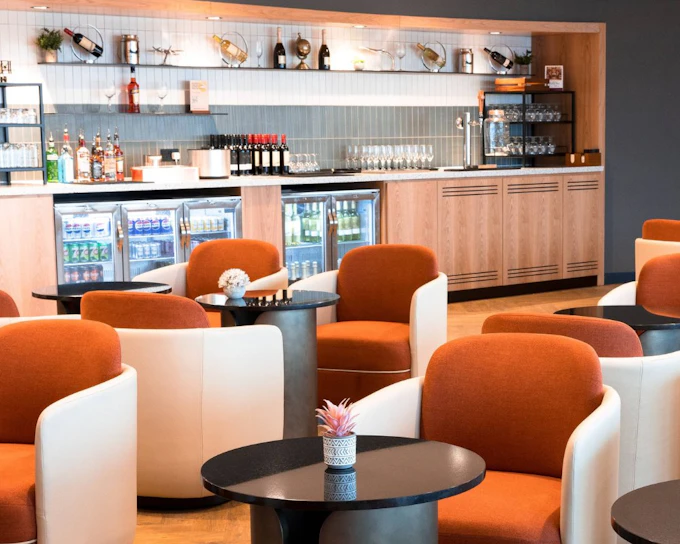 London Heathrow Airport: Plaza Premium Lounge at Terminal 4