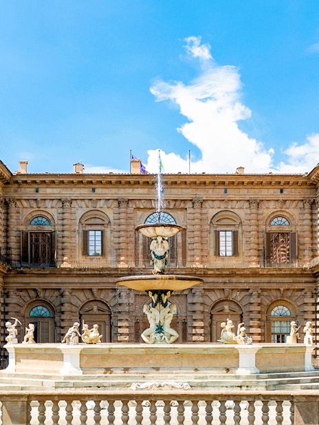 Pitti Palace exterior view in Florence, Italy, showcasing Renaissance architecture.
