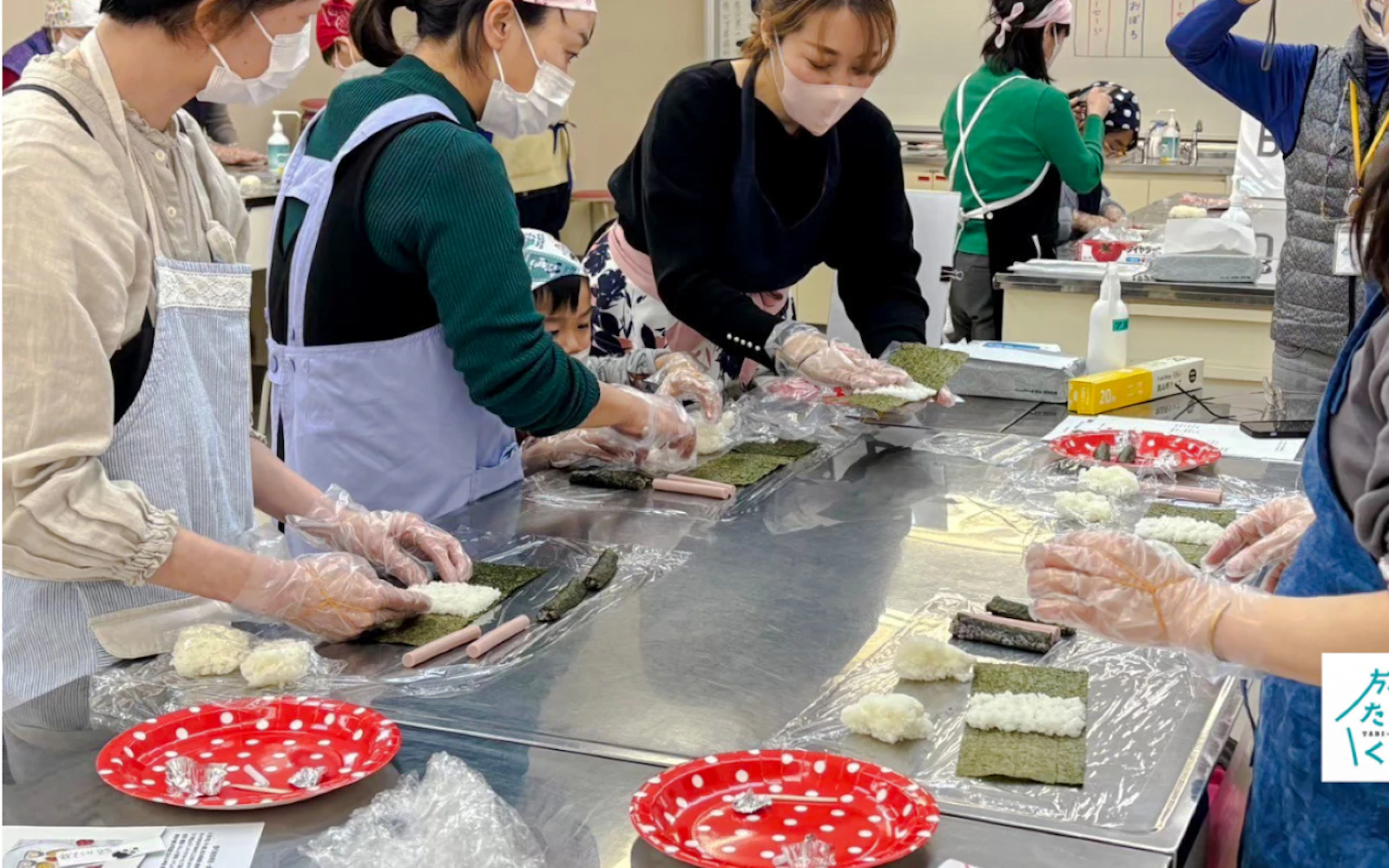 Fukuoka Decorative Sushi Roll-Making Cooking Class Image 3