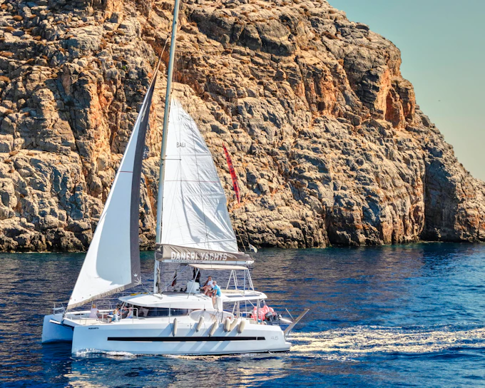 From Hersonissos: All-Inclusive Dia Island Catamaran Cruise with Snacks & Drinks