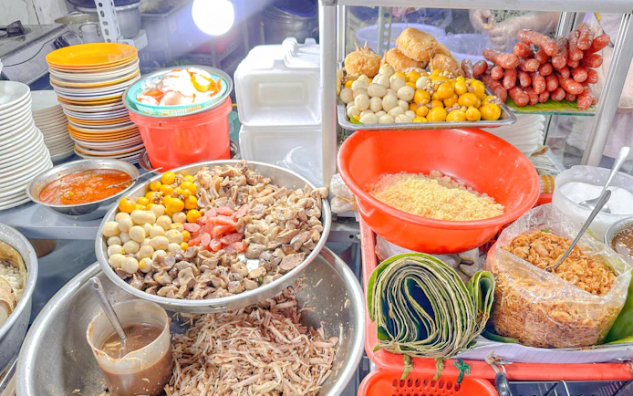 Ho Chi Minh City Small-Group Michelin-Selected Street Food Walking Tour